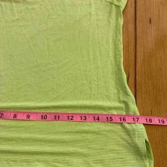 Lululemon Womens Short Sleeve Activewear Top Light Lime Green size 4 - Picture 6 of 9